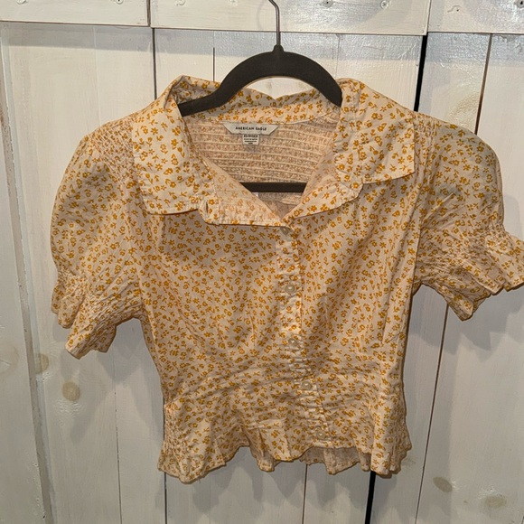 NWT American Eagle Yellow Floral Short Sleeve Button Up Top - Picture 2 of 5